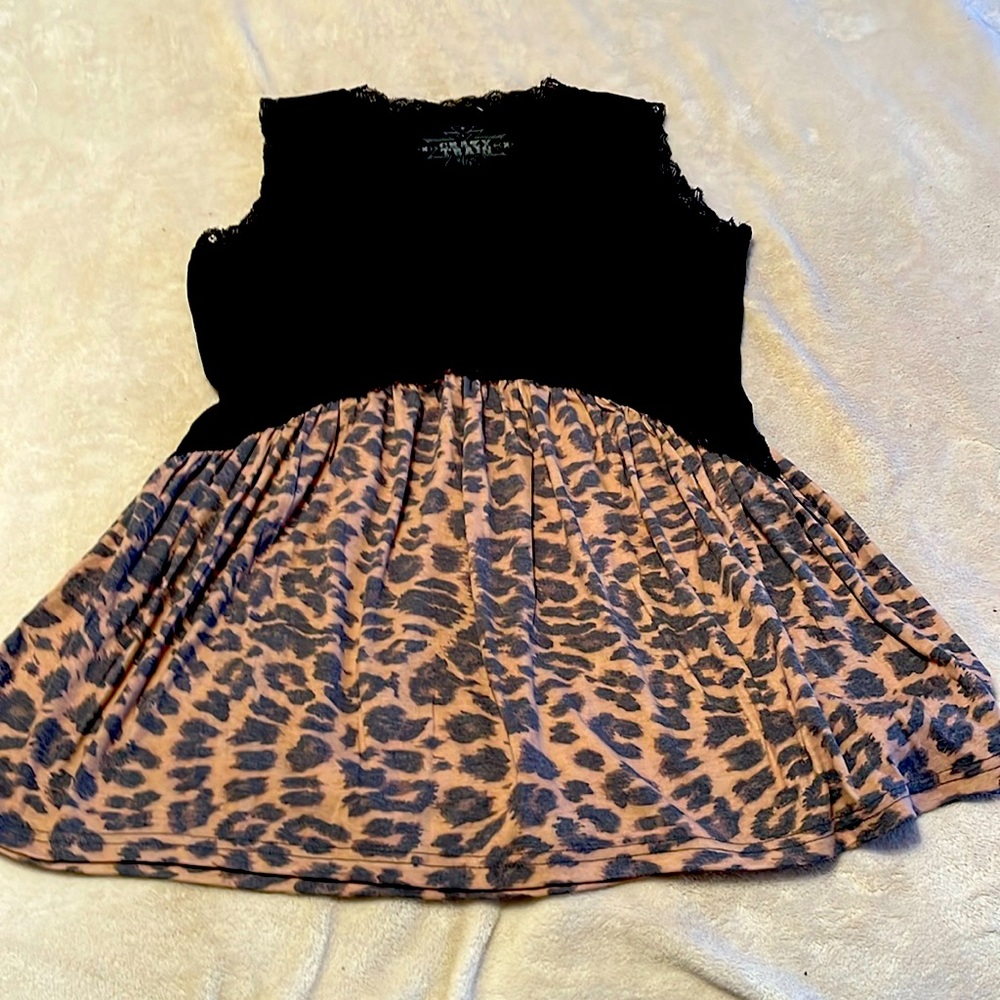 NWOT Fun tank with ruffled bottom, ladies large